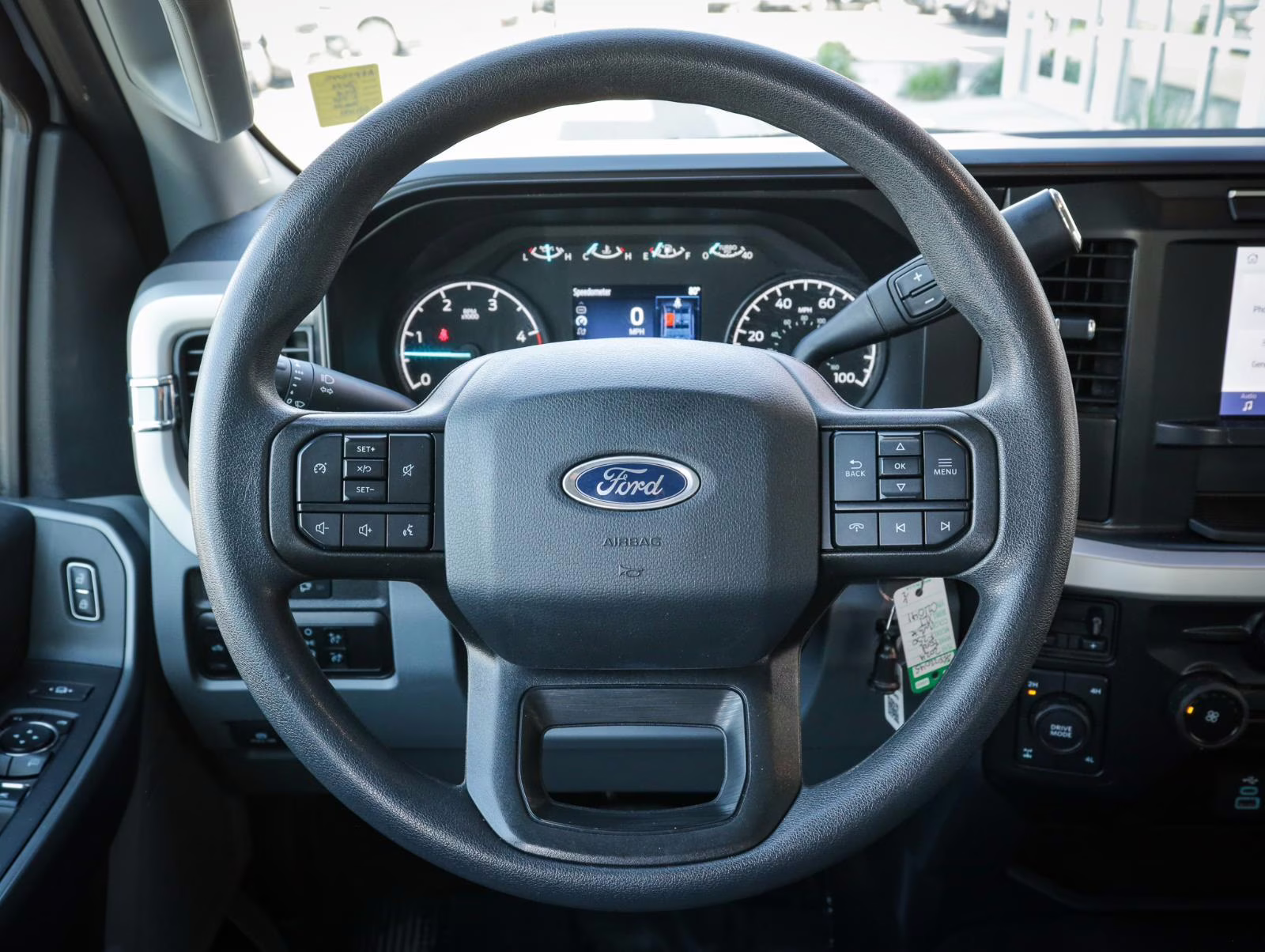 2024 Oxford White Ford Super Duty F-250 SRW XLT 4X4 Truck