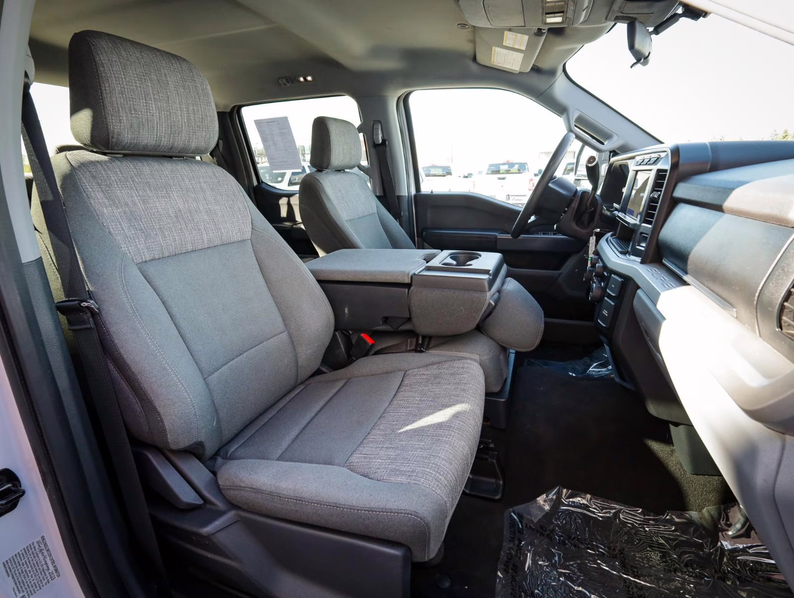 2024 Oxford White Ford Super Duty F-250 SRW XLT 4X4 Truck