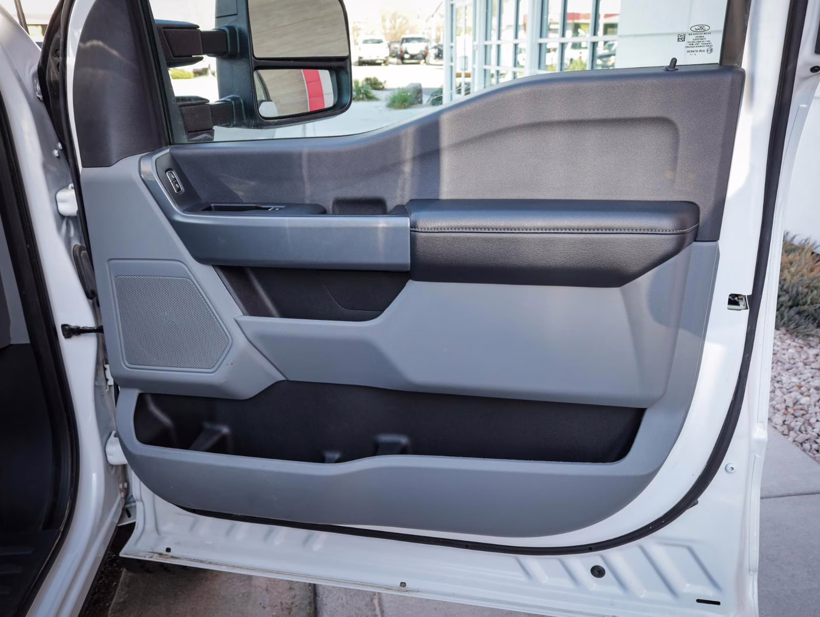 2024 Oxford White Ford Super Duty F-250 SRW XLT 4X4 Truck