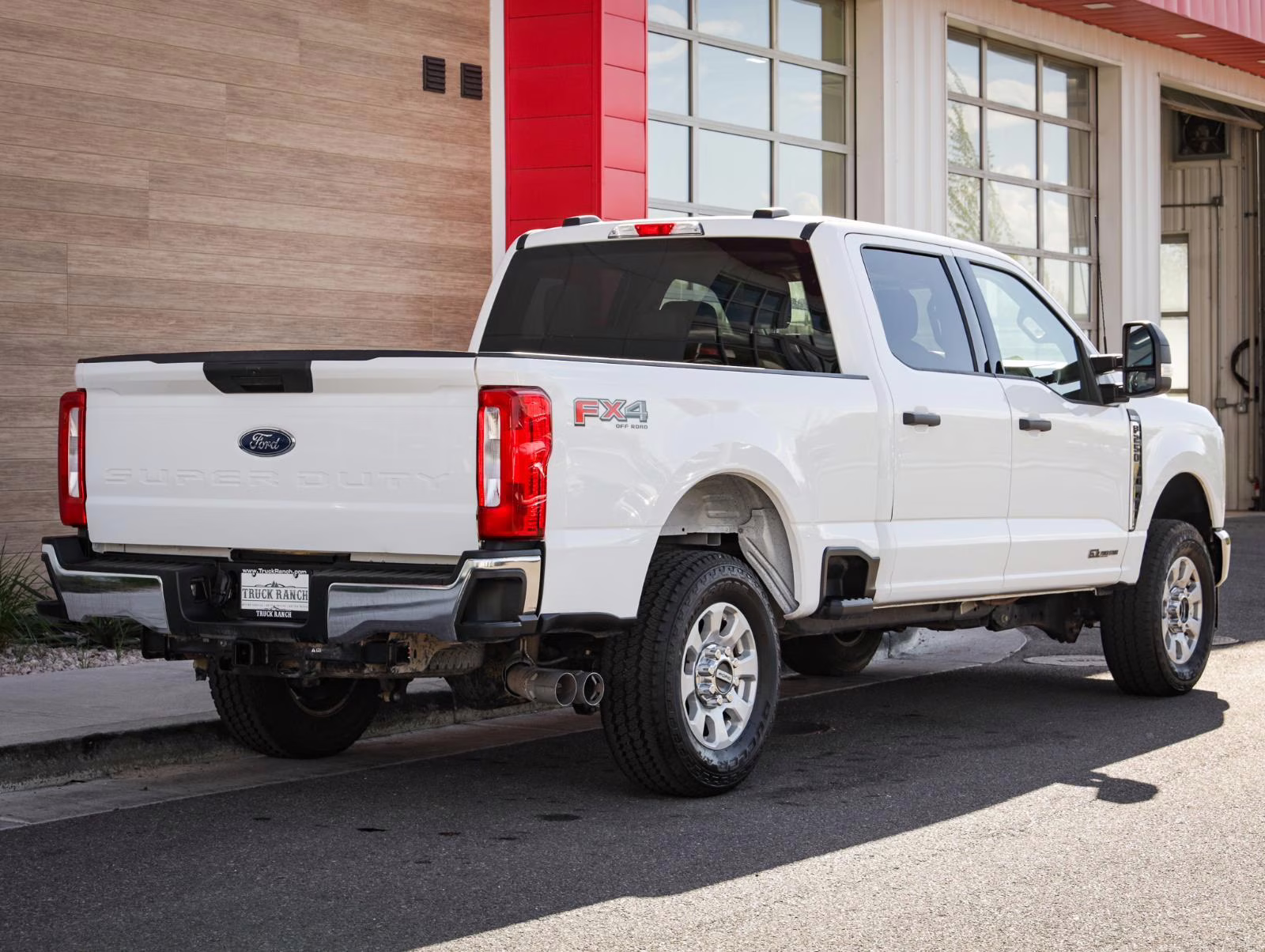 2024 Oxford White Ford Super Duty F-250 SRW XLT 4X4 Truck