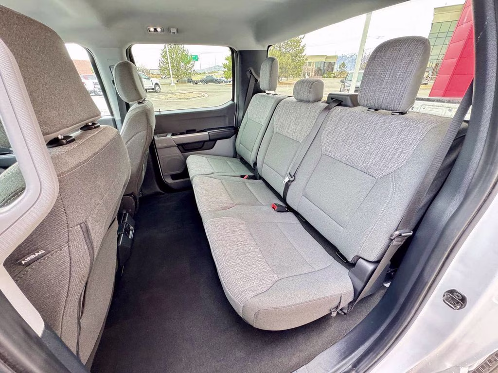 2024 Oxford White Ford Super Duty F-250 SRW XLT 4X4 Truck