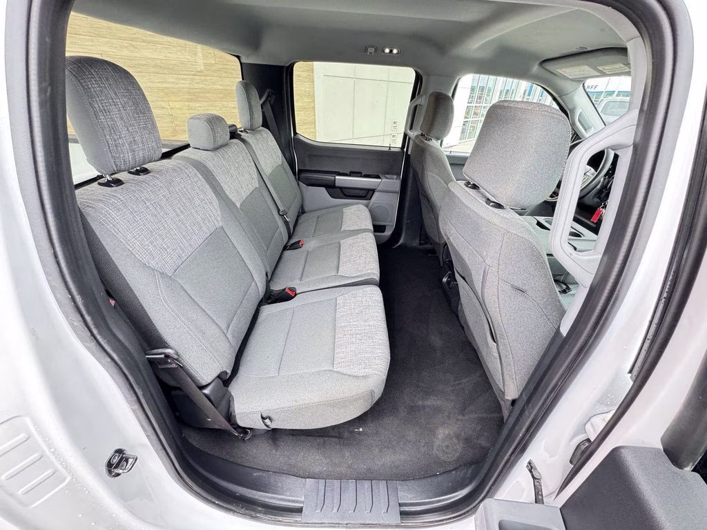 2024 Oxford White Ford Super Duty F-250 SRW XLT 4X4 Truck