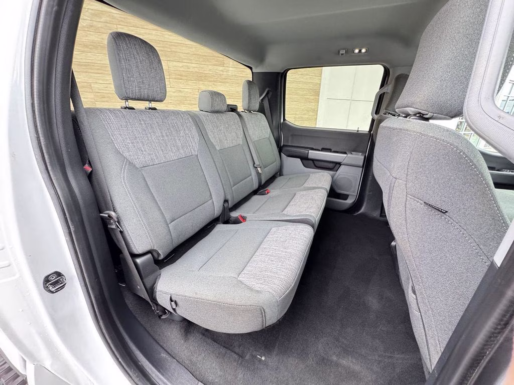 2024 Oxford White Ford Super Duty F-250 SRW XLT 4X4 Truck