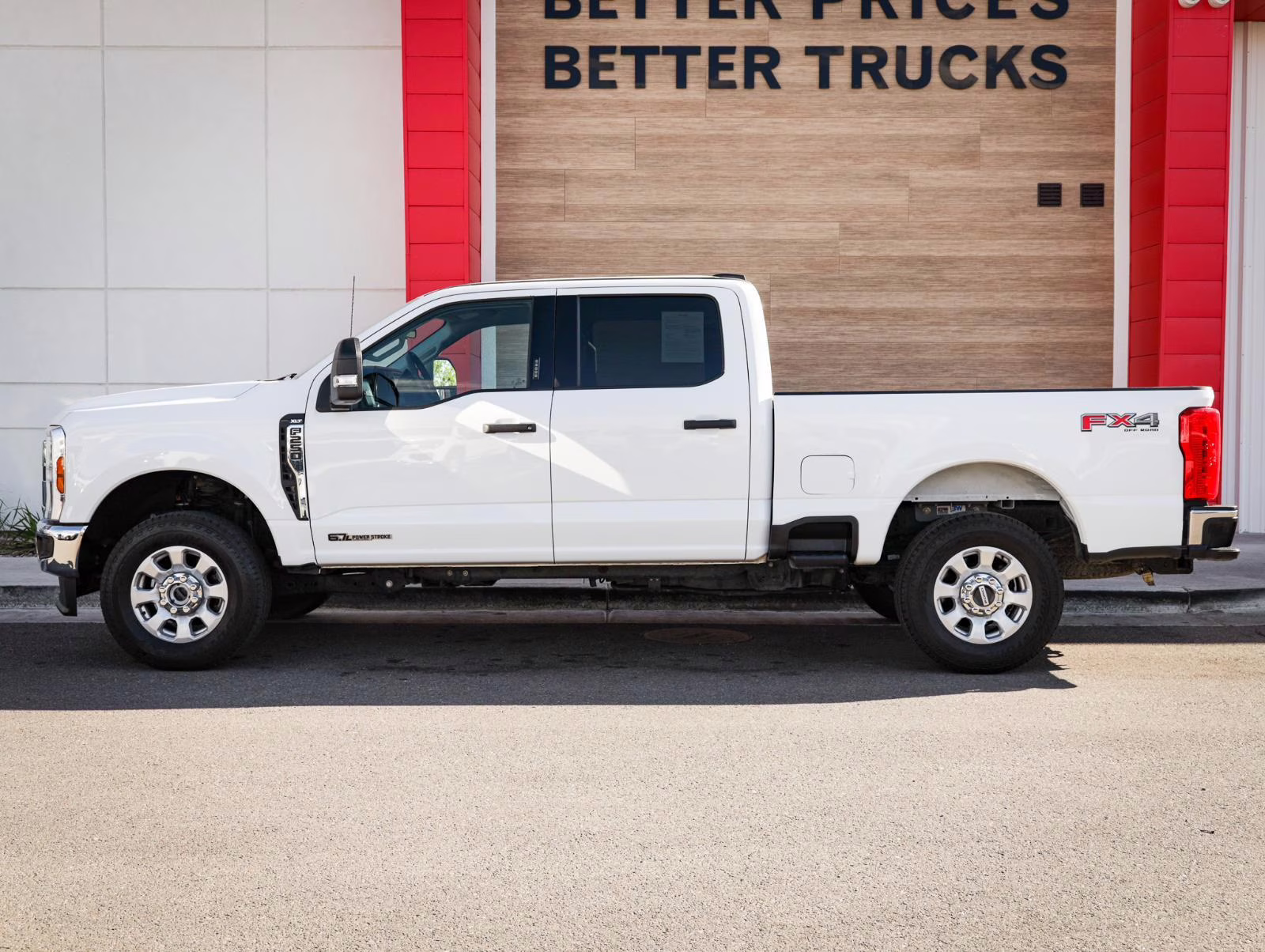 2024 Oxford White Ford Super Duty F-250 SRW XLT 4X4 Truck