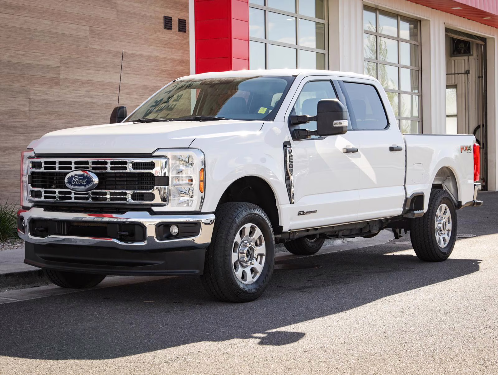 2024 Oxford White Ford Super Duty F-250 SRW XLT 4X4 Truck