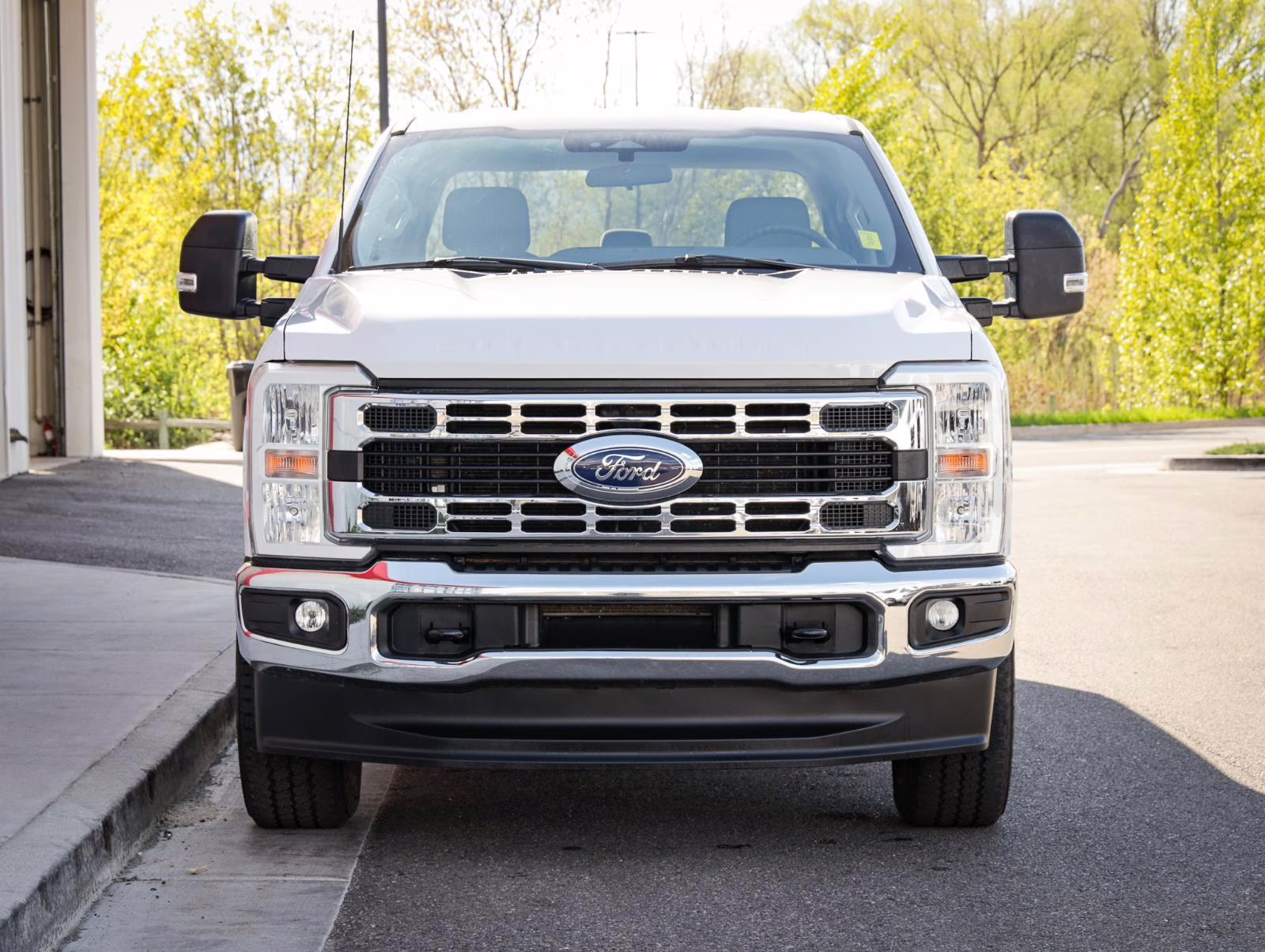 2024 Oxford White Ford Super Duty F-250 SRW XLT 4X4 Truck