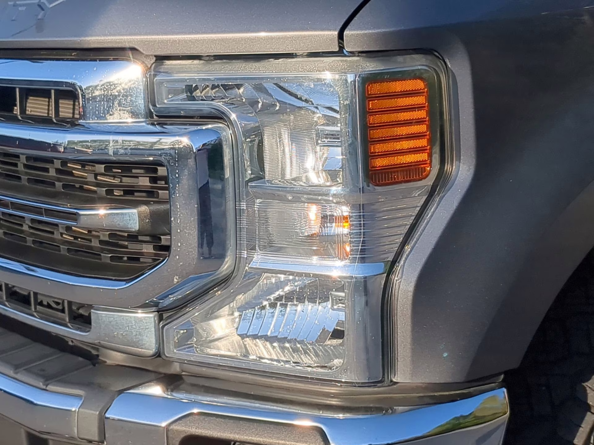 2021 Carbonized Gray Metallic Ford Super Duty F-250 SRW LARIAT Crew Cab Pickup 4X4 Truck