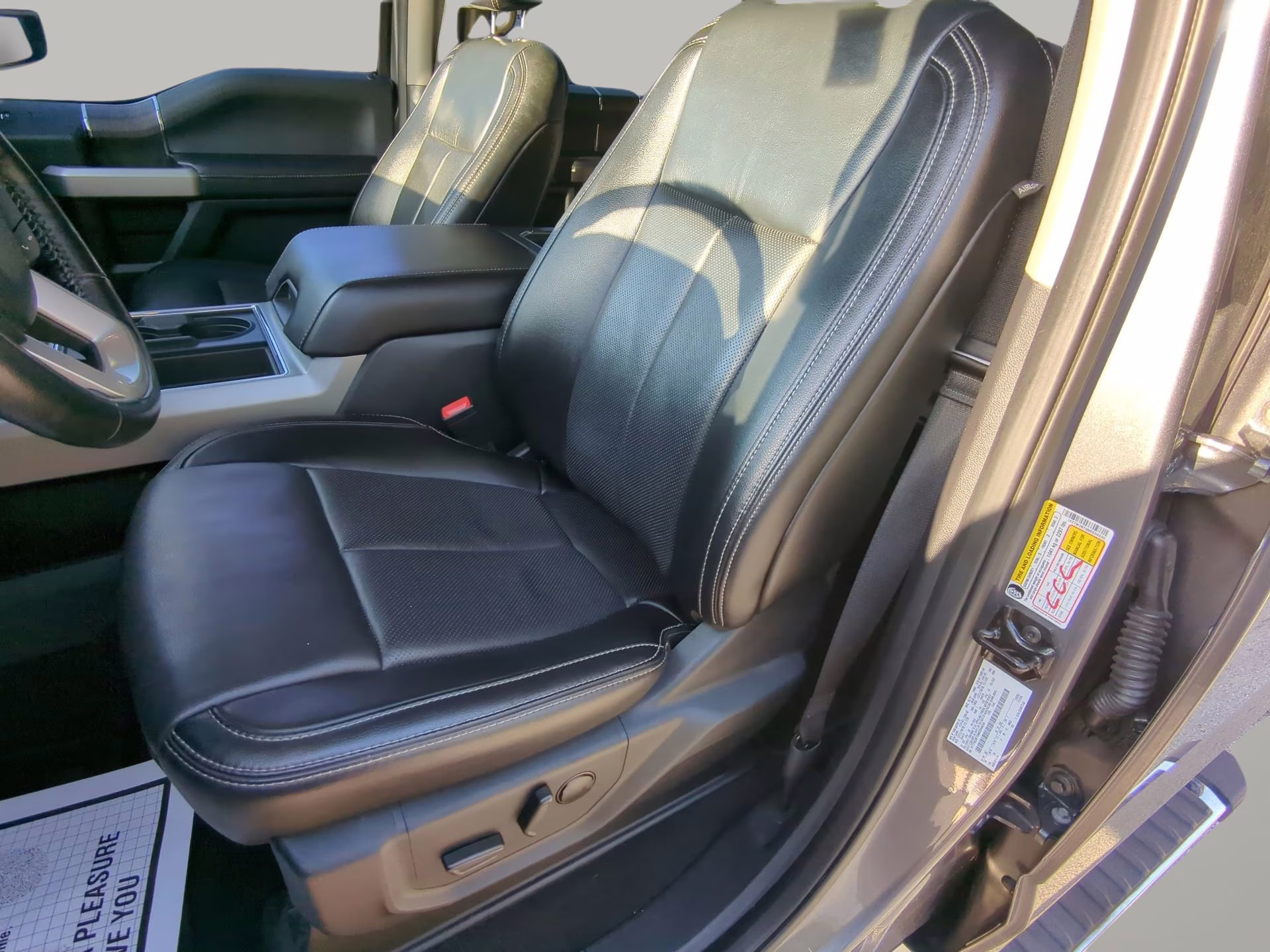 2021 Carbonized Gray Metallic Ford Super Duty F-250 SRW LARIAT Crew Cab Pickup 4X4 Truck