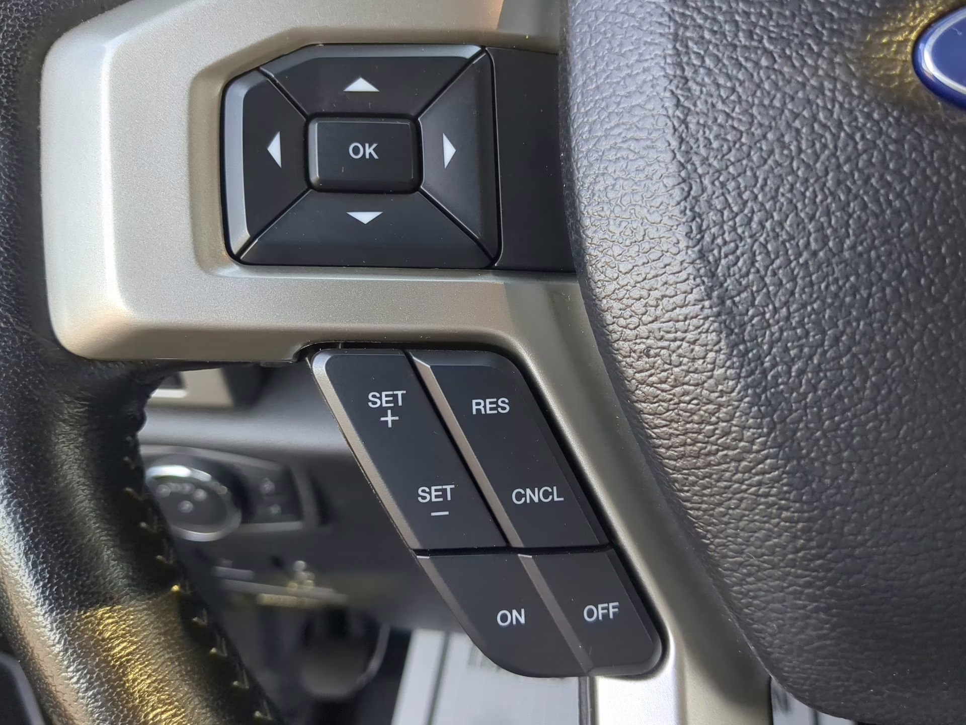 2021 Carbonized Gray Metallic Ford Super Duty F-250 SRW LARIAT Crew Cab Pickup 4X4 Truck