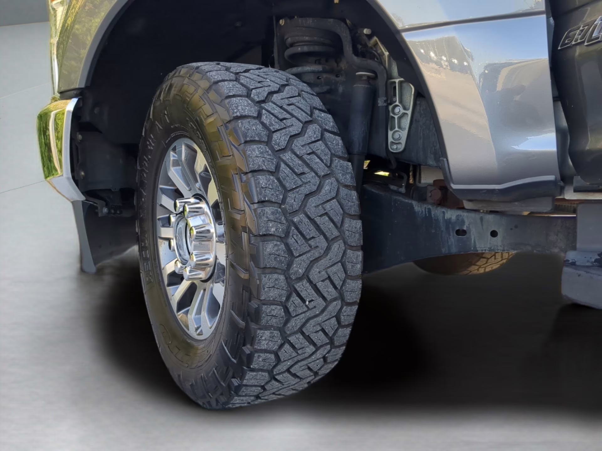 2021 Carbonized Gray Metallic Ford Super Duty F-250 SRW LARIAT Crew Cab Pickup 4X4 Truck