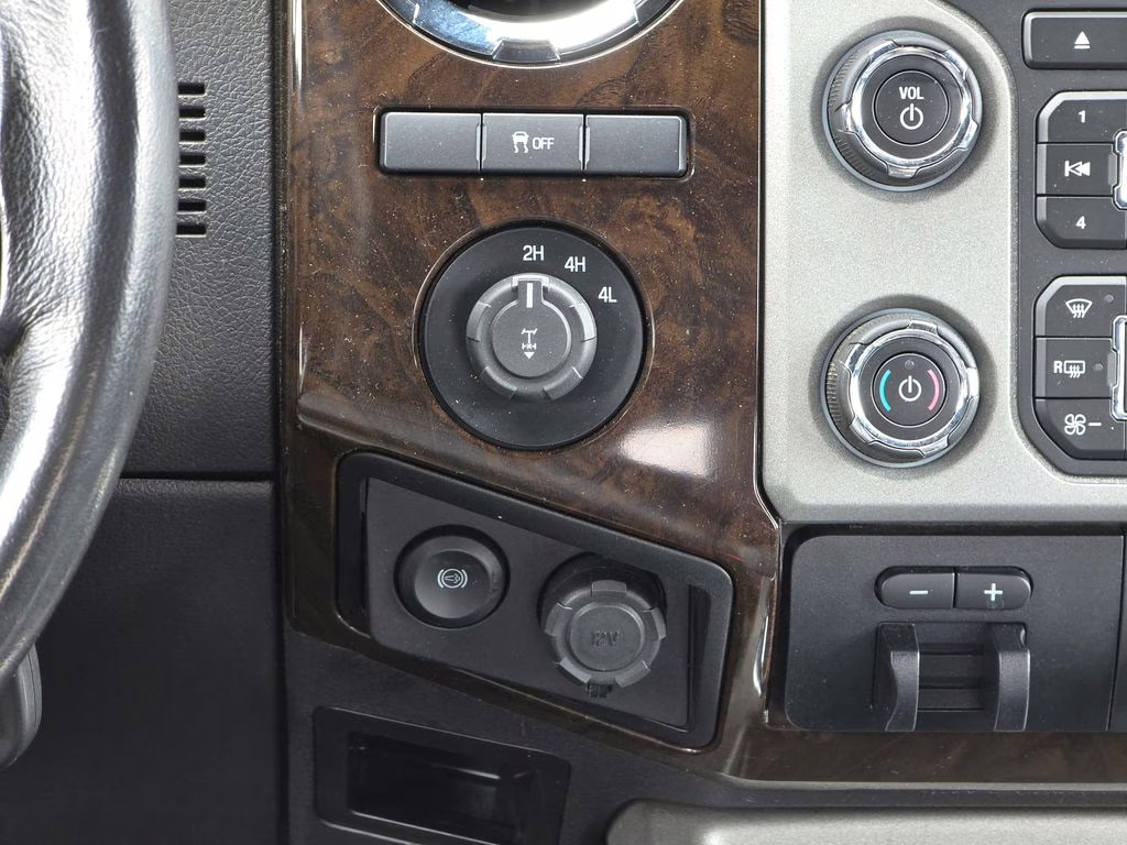 2015 Tuxedo Black Metallic Ford Super Duty F-250 SRW Lariat 4X4 Truck