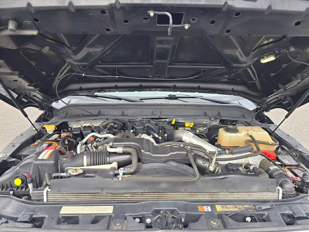 2015 Tuxedo Black Metallic Ford Super Duty F-250 SRW Lariat 4X4 Truck