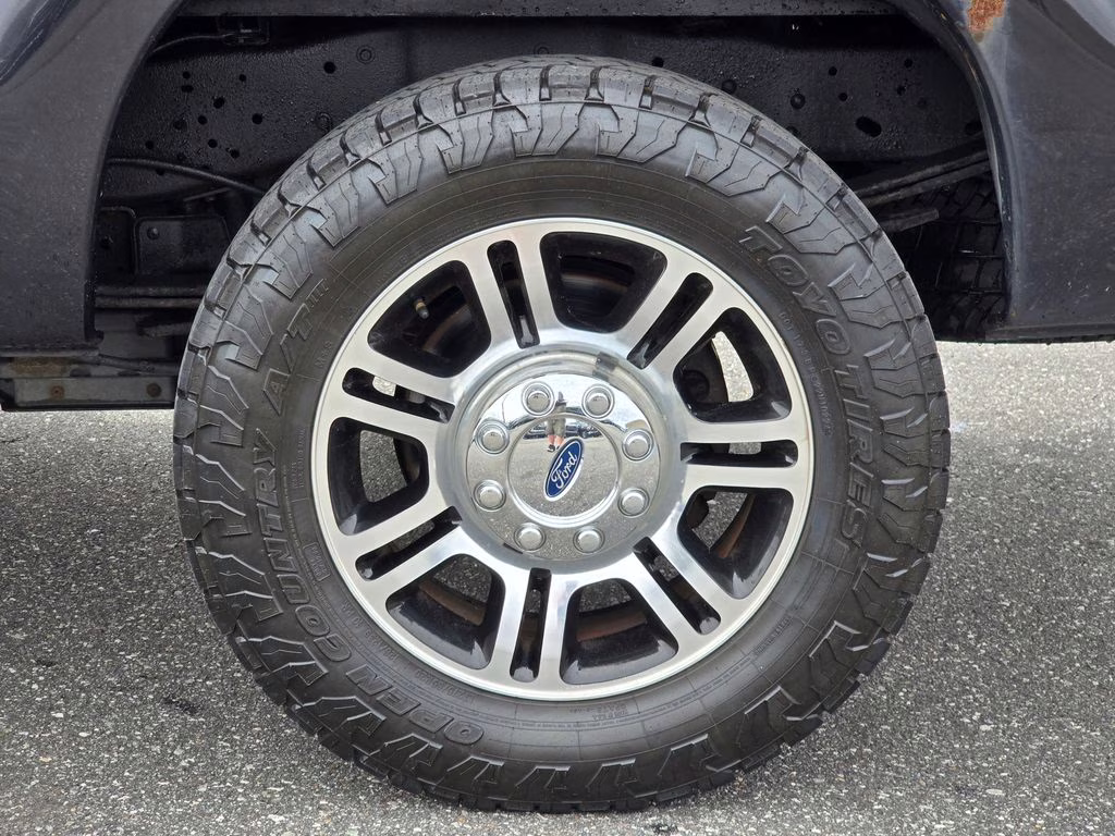 2015 Tuxedo Black Metallic Ford Super Duty F-250 SRW Lariat 4X4 Truck