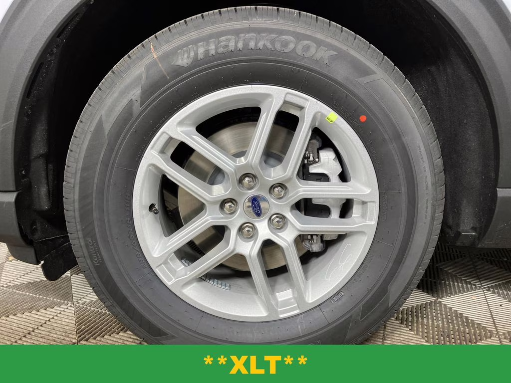 2026 Space White Metallic Ford Explorer Active RWD SUV