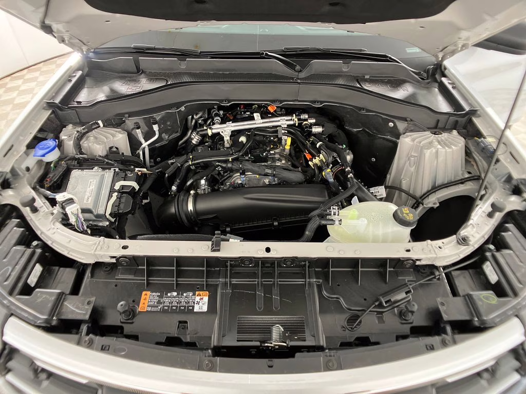 2026 Space White Metallic Ford Explorer Active RWD SUV