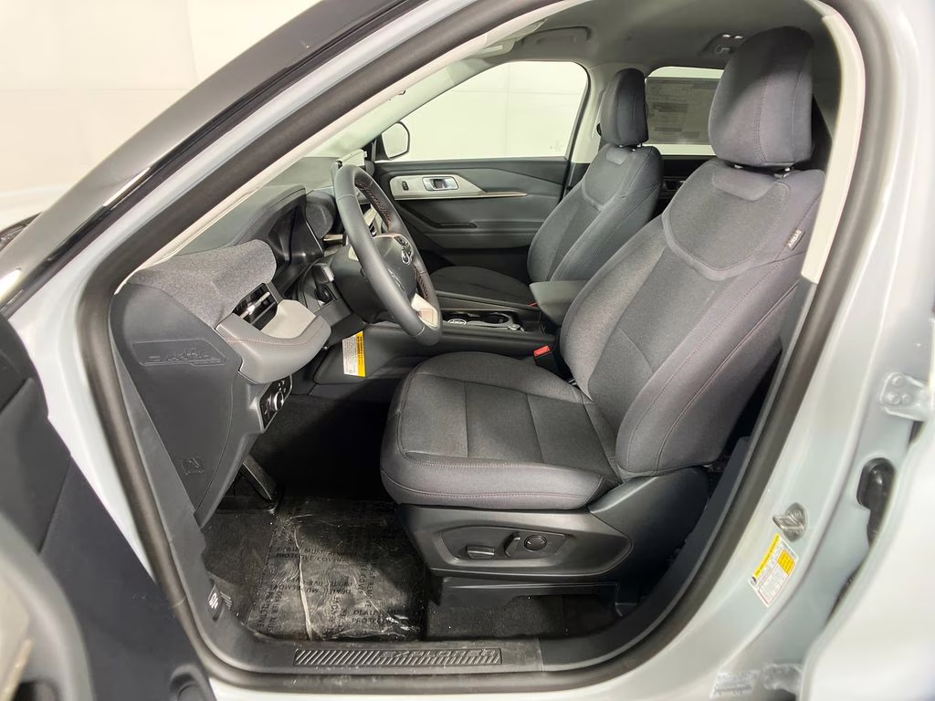 2026 Space White Metallic Ford Explorer Active RWD SUV