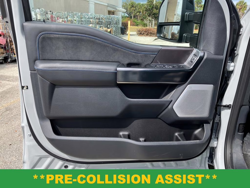 2026 Avalanche Ford Super Duty F-350 SRW Platinum 4X4 Truck