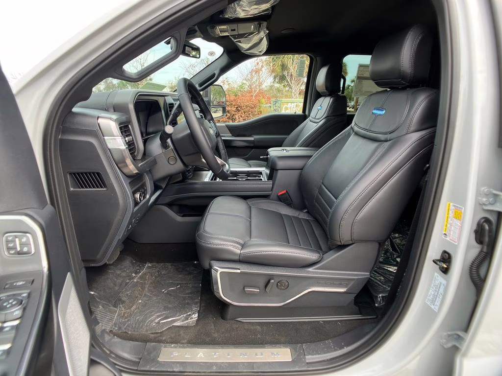 2026 Avalanche Ford Super Duty F-350 SRW Platinum 4X4 Truck