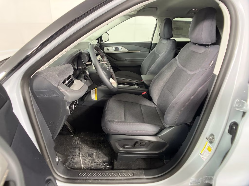 2026 Space White Metallic Ford Explorer Active RWD SUV