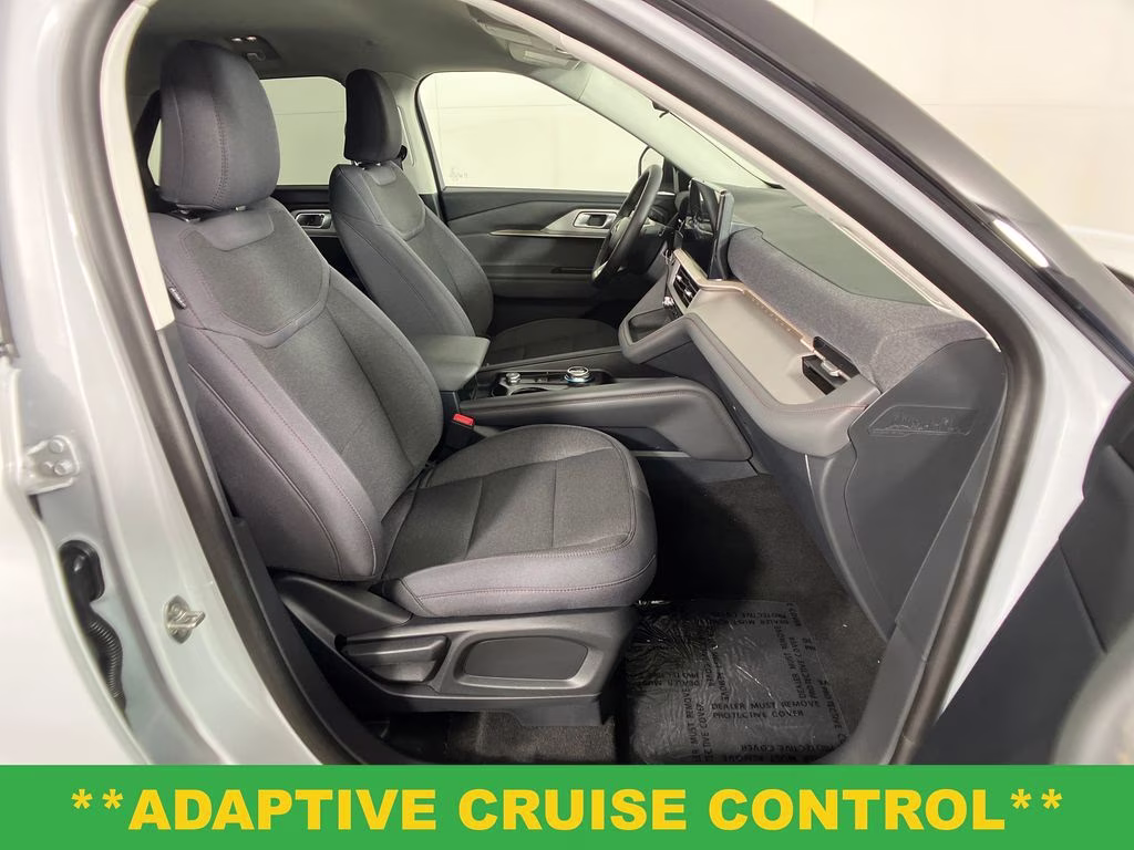 2026 Space White Metallic Ford Explorer Active RWD SUV