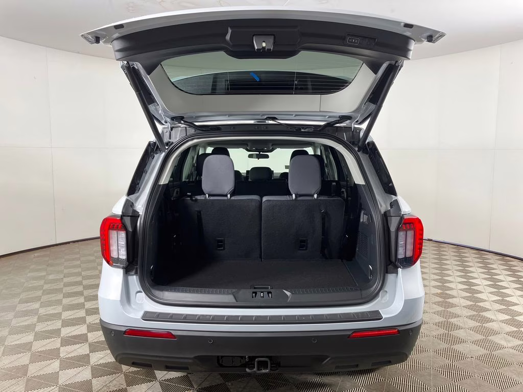 2026 Space White Metallic Ford Explorer Active RWD SUV