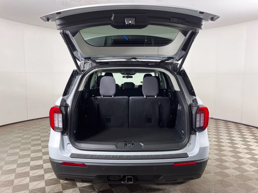 2026 Space White Metallic Ford Explorer Active RWD SUV
