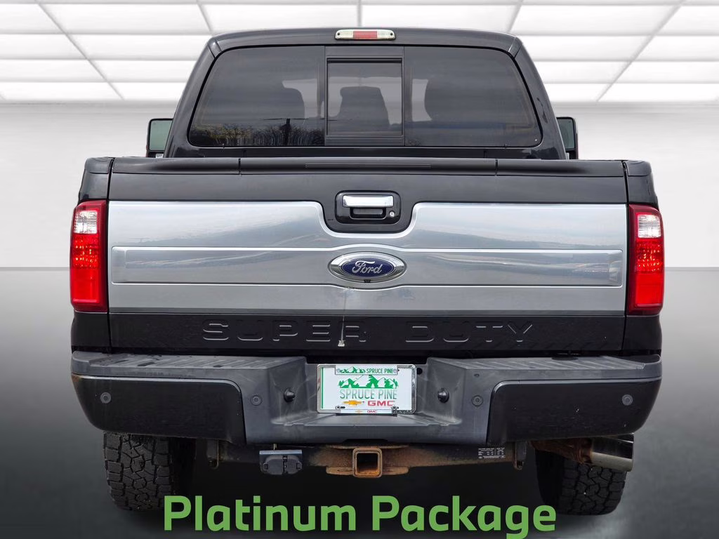 2015 Tuxedo Black Metallic Ford Super Duty F-250 SRW Lariat 4X4 Truck