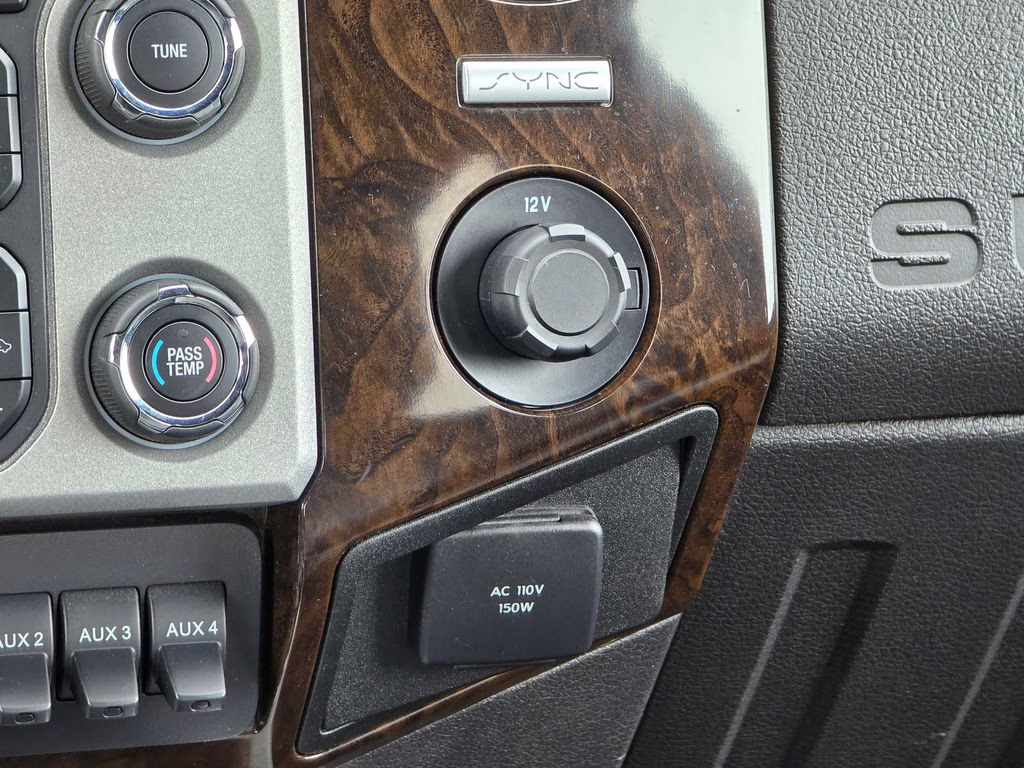 2015 Tuxedo Black Metallic Ford Super Duty F-250 SRW Lariat 4X4 Truck