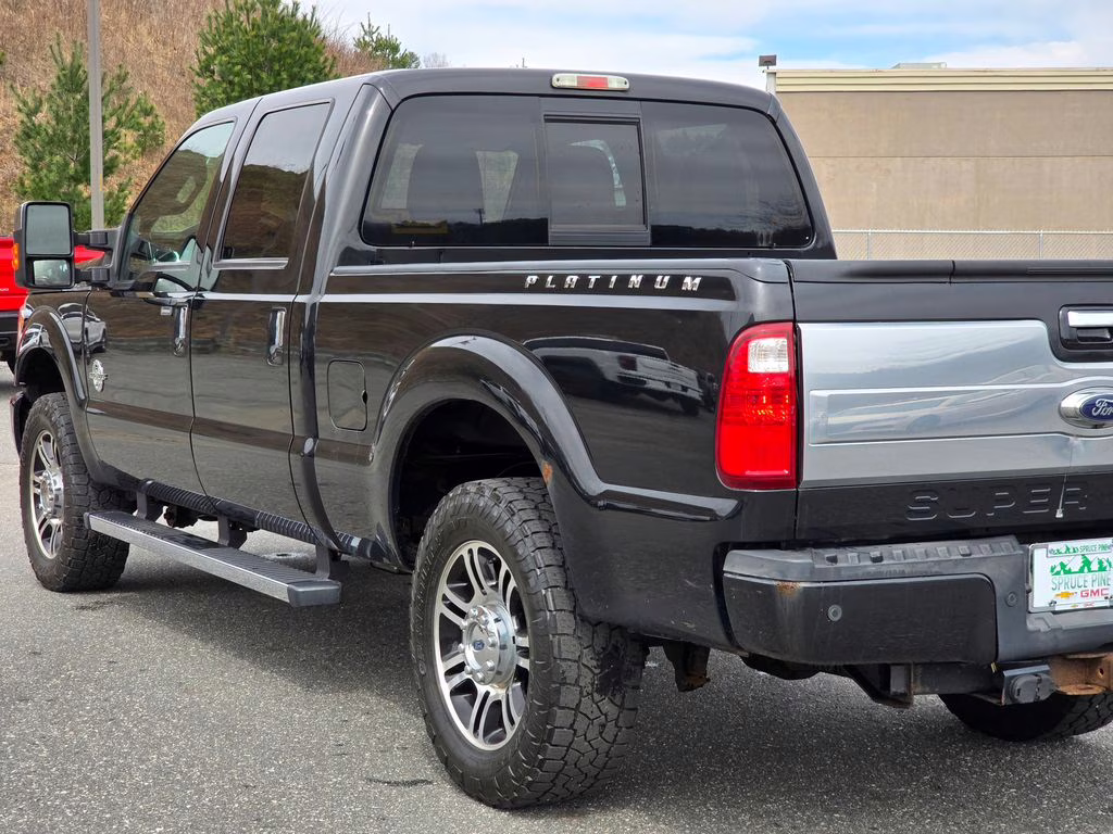 2015 Tuxedo Black Metallic Ford Super Duty F-250 SRW Lariat 4X4 Truck