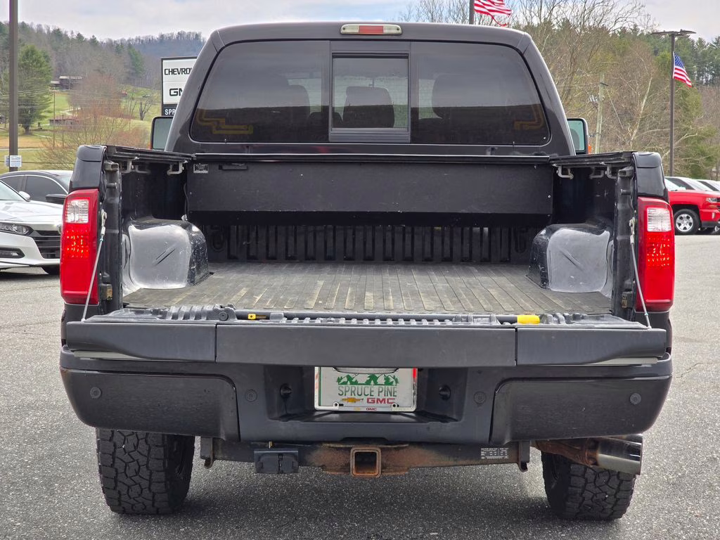 2015 Tuxedo Black Metallic Ford Super Duty F-250 SRW Lariat 4X4 Truck