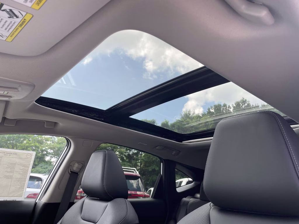 2026 Everest White Pearl Tricoat Nissan Murano SL AWD SUV