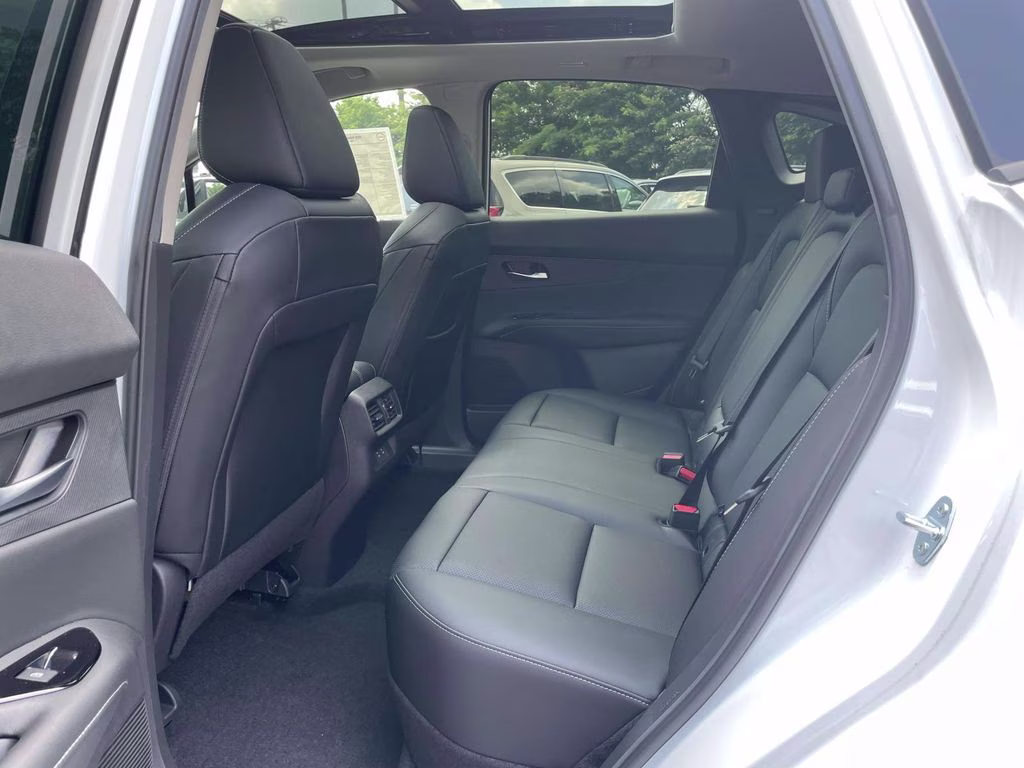 2026 Everest White Pearl Tricoat Nissan Murano SL AWD SUV