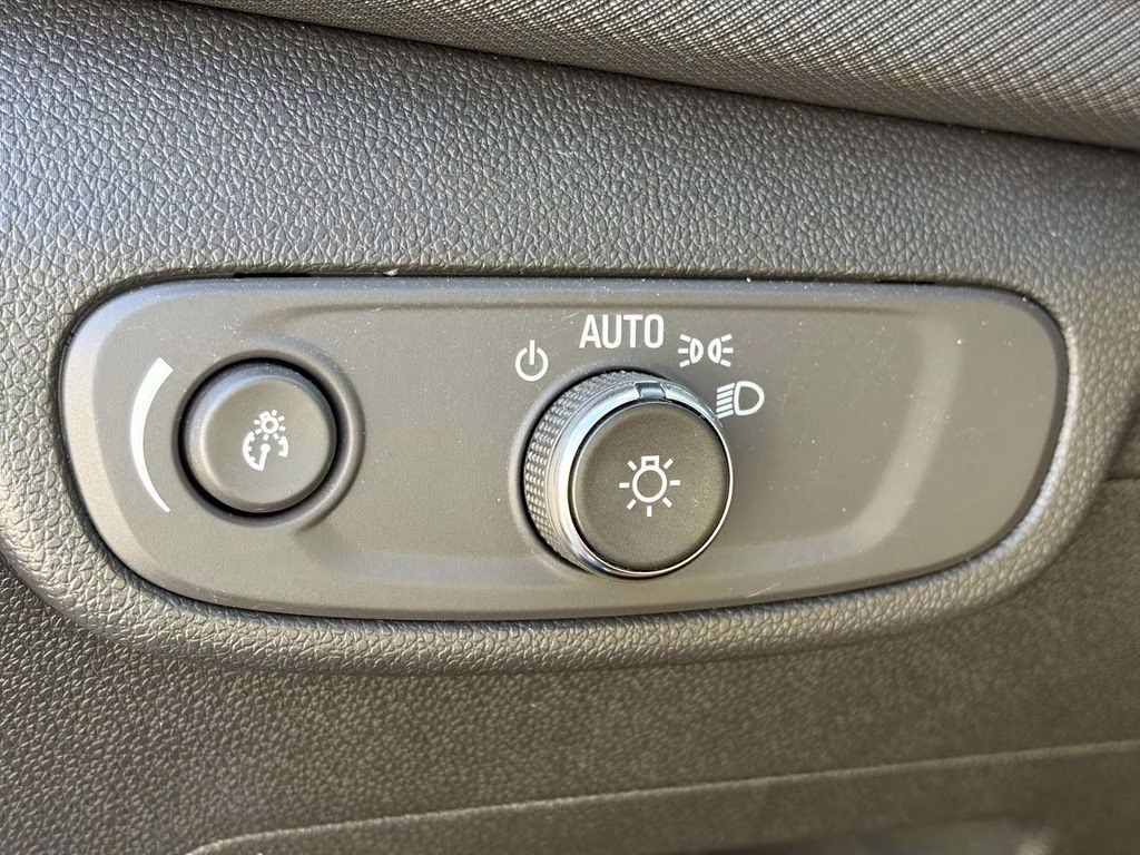 2025 Summit White Chevrolet Trailblazer 3LT LEATHER AWD AWD SUV