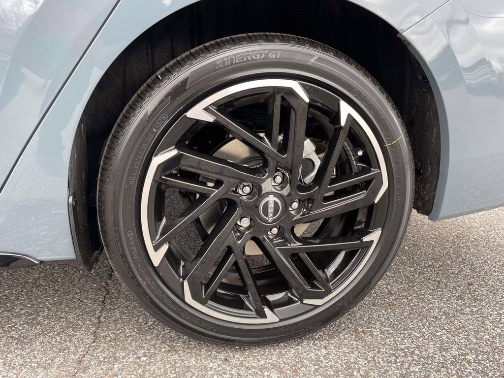 2026 Atlantic Gray/Super Black Nissan Sentra SR FWD Sedan