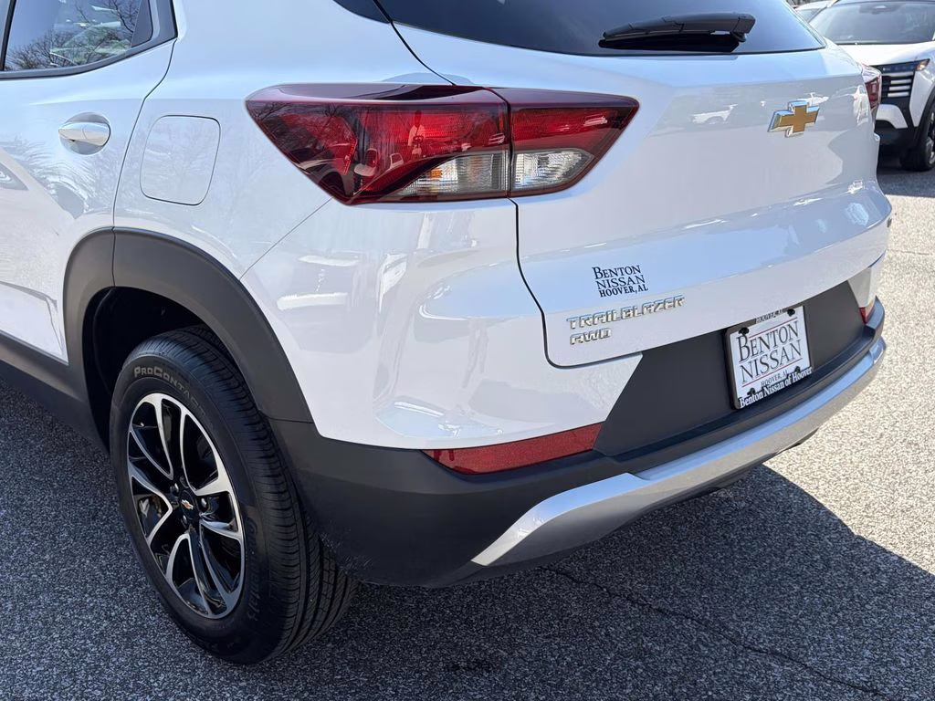 2025 Summit White Chevrolet Trailblazer LT AWD SUV