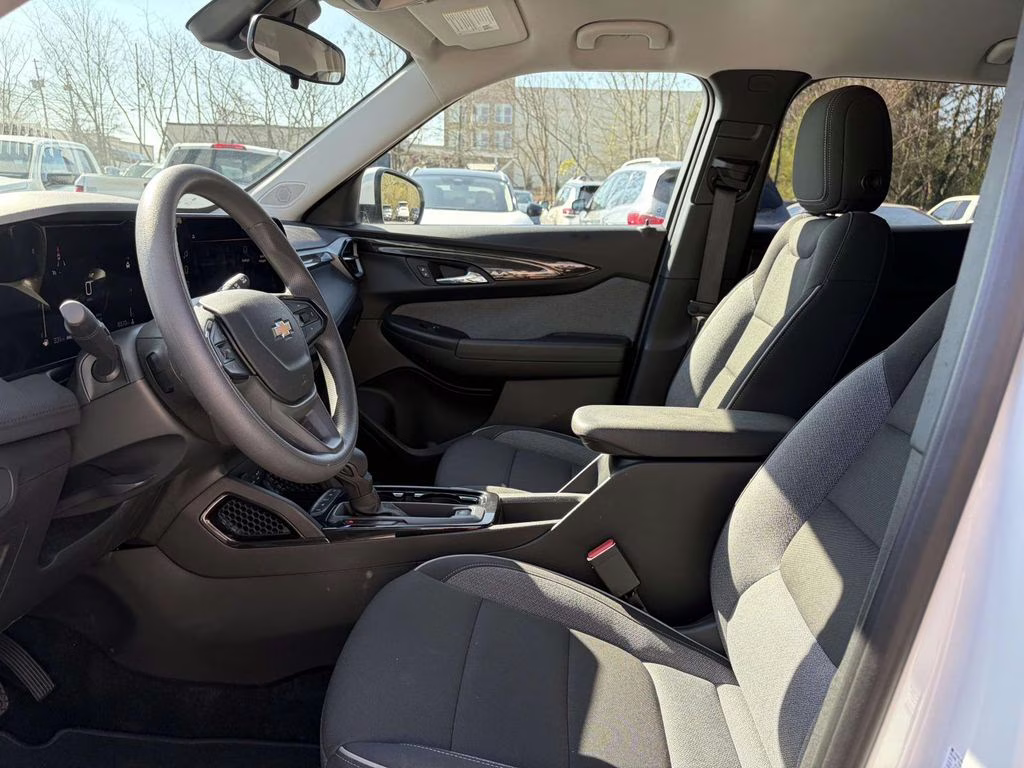 2025 Summit White Chevrolet Trailblazer LT AWD SUV