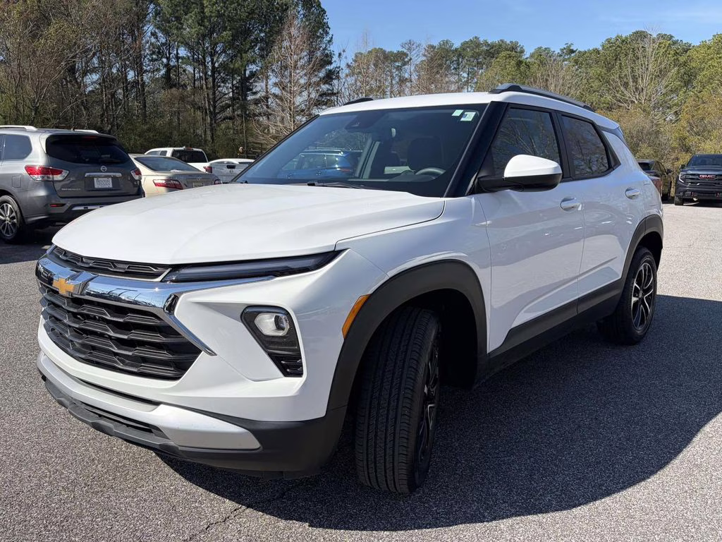 2025 Summit White Chevrolet Trailblazer LT AWD SUV