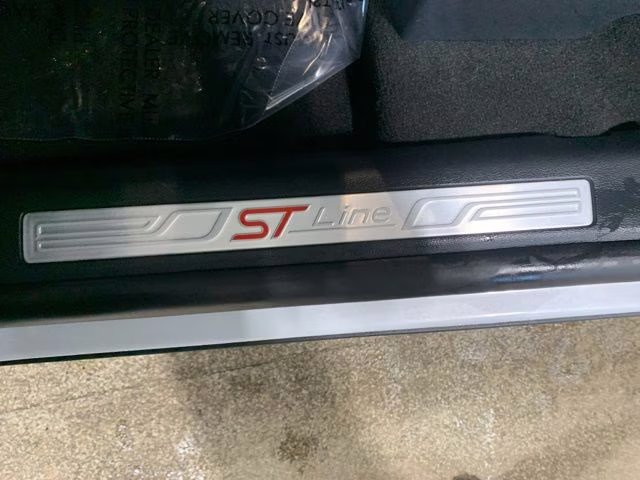 2026 Space White Metallic Ford Explorer ST-Line 4X4 SUV