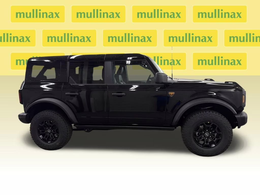 2026 SHADOW BLACK Ford Bronco Badlands 4X4 SUV