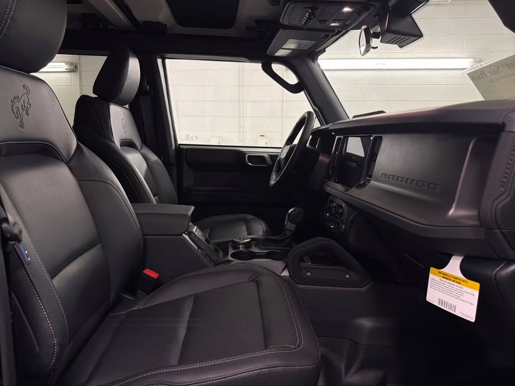 2026 SHADOW BLACK Ford Bronco Badlands 4X4 SUV