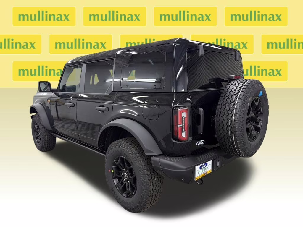 2026 SHADOW BLACK Ford Bronco Badlands 4X4 SUV