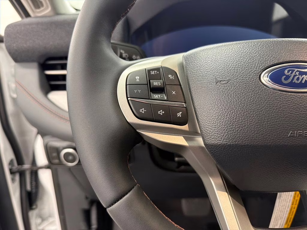 2026 STAR WHITE TRI-COAT Ford Explorer Active RWD SUV