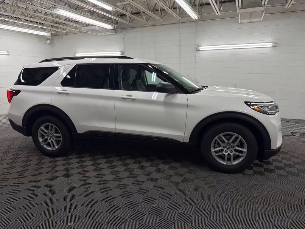 2026 STAR WHITE TRI-COAT Ford Explorer Active RWD SUV