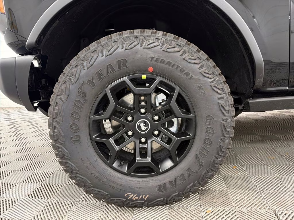 2026 SHADOW BLACK Ford Bronco Badlands 4X4 SUV