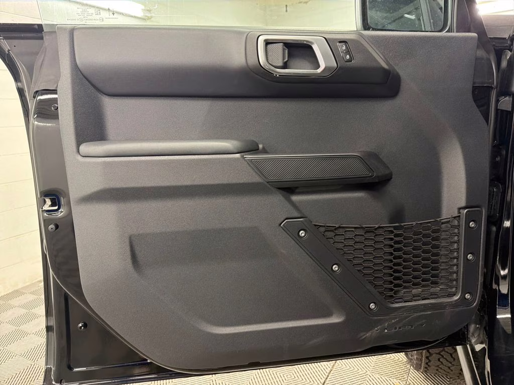 2026 SHADOW BLACK Ford Bronco Badlands 4X4 SUV