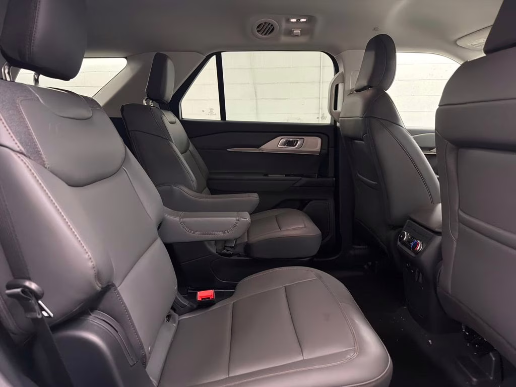 2026 STAR WHITE TRI-COAT Ford Explorer Active RWD SUV