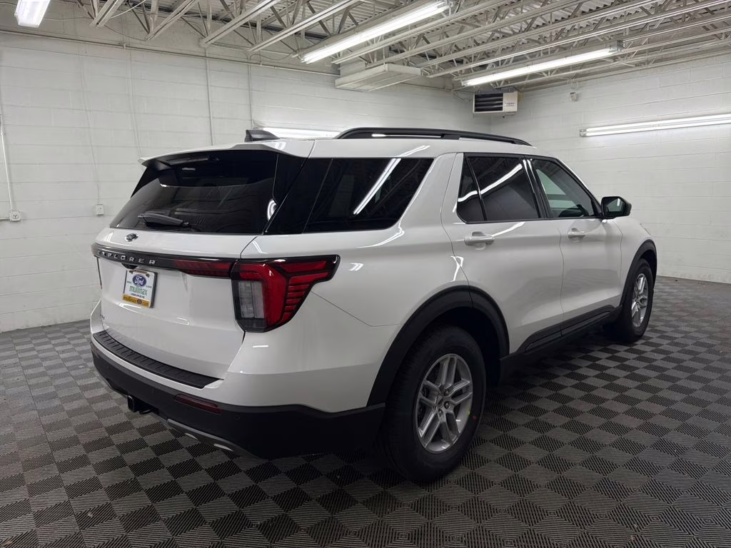 2026 STAR WHITE TRI-COAT Ford Explorer Active RWD SUV