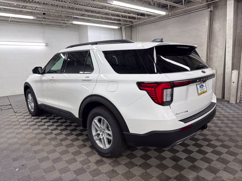 2026 White Ford Explorer Active RWD SUV