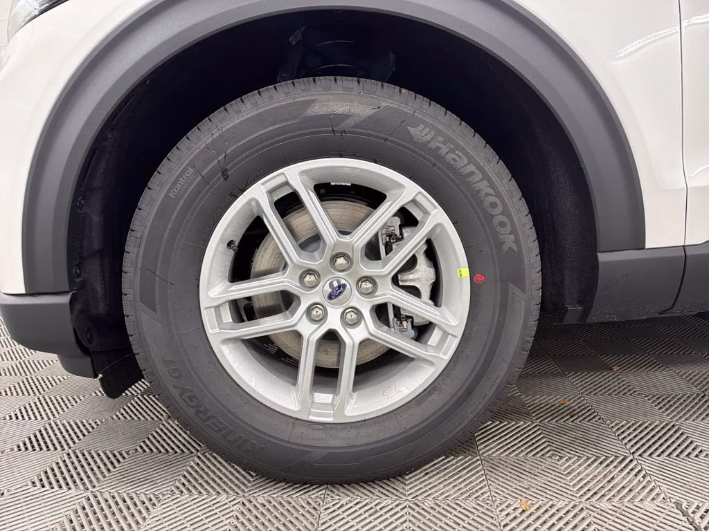 2026 White Ford Explorer Active RWD SUV