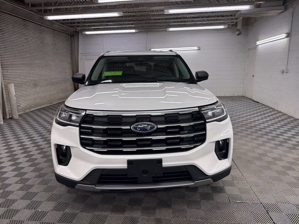 2026 White Ford Explorer Active RWD SUV